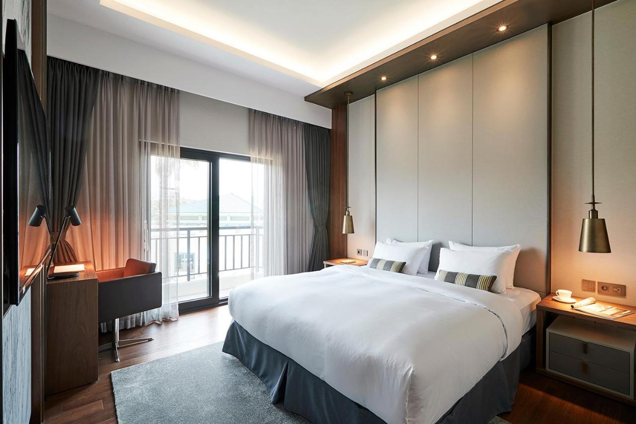 The Suites Hotel Jeju Seogwipo Eksteriør billede